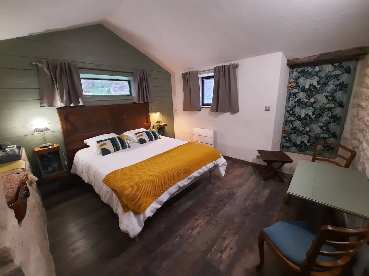 Foto 4 von 21: Gästezimmer „La Roulotte Du Pech Chantant“ mit privater Terrasse, Garten & WLAN