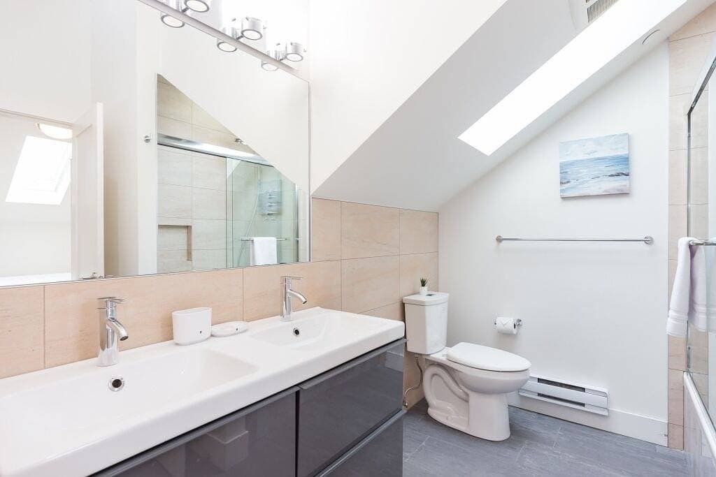 Private - West Coast Luxury Living 1