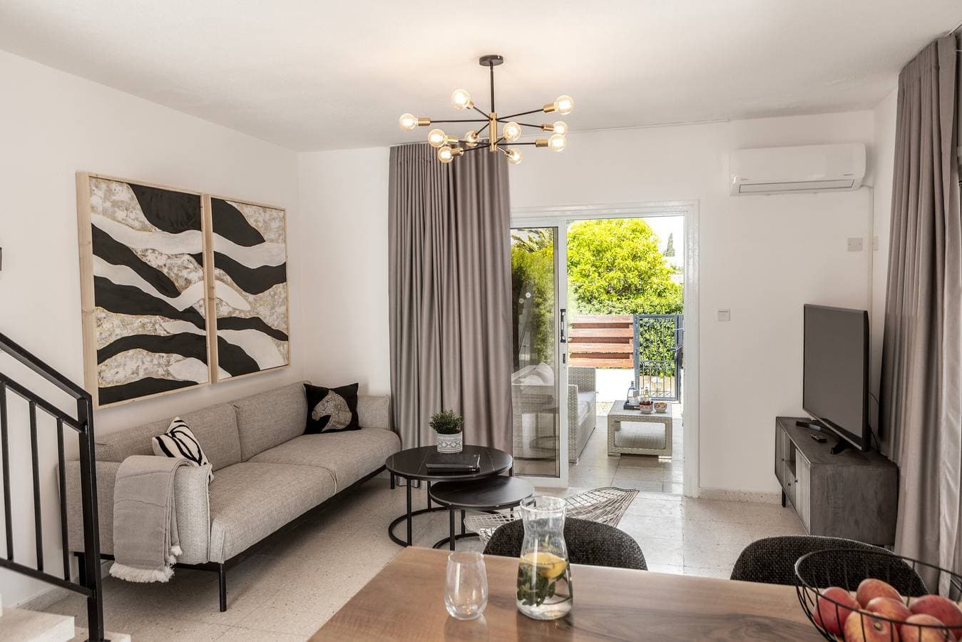 Foto 4 von 32: Larnaca Seaside Villa Marina 44
