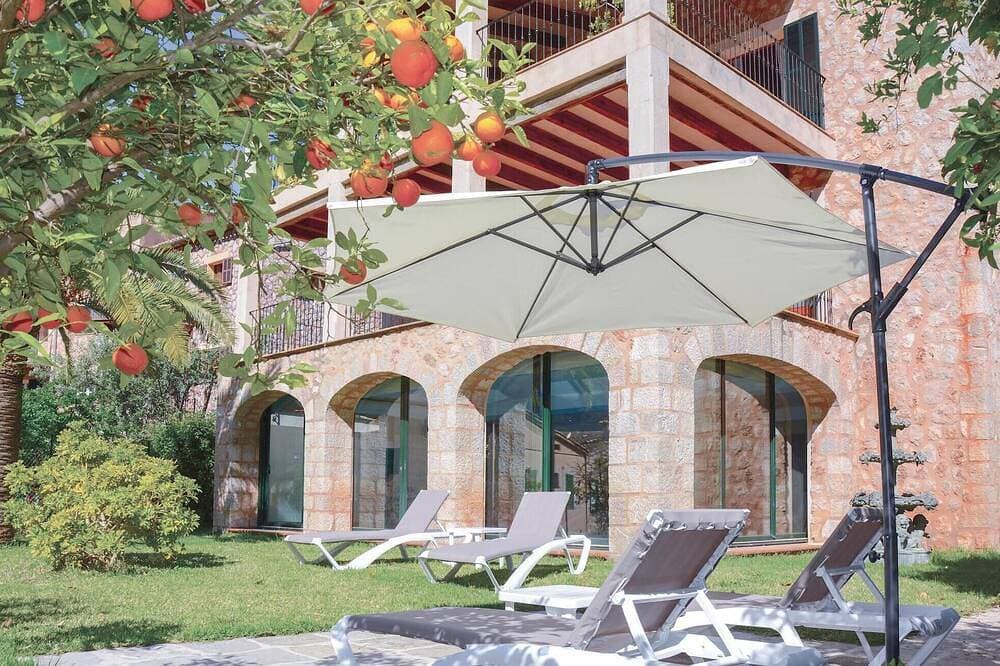 Nice home in Fornalutx with house a mountain view 1