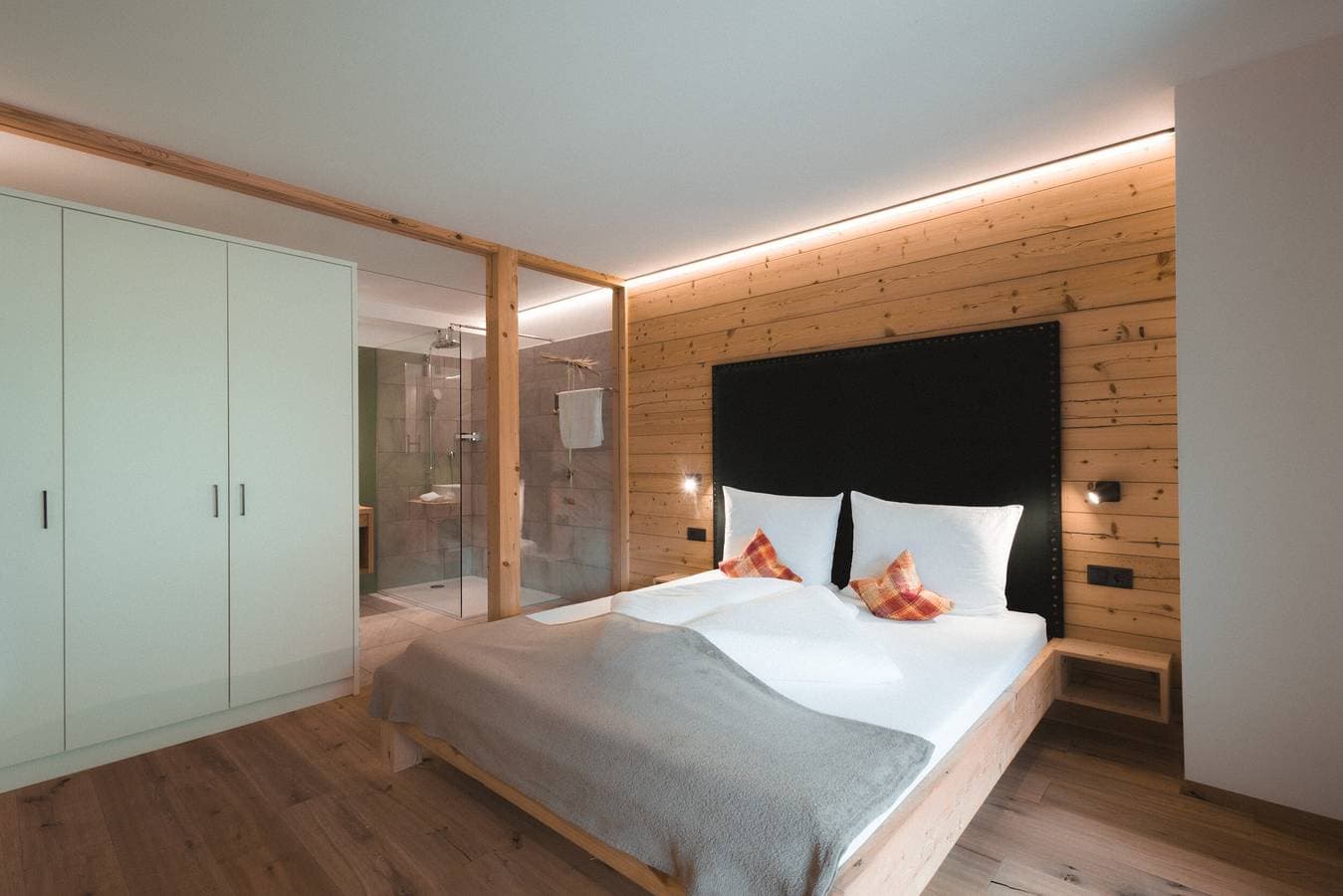 Foto 10 von 19: Ferienwohnung "Archehof Hochzirm Lodge Anna" mit Bergblick & Sauna