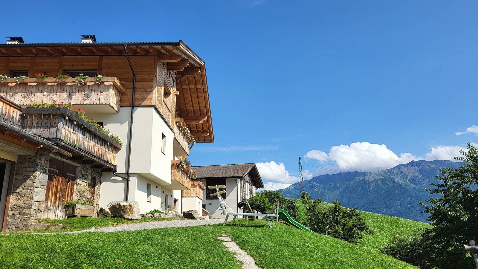 Foto 8 von 37: Apartment „Bergsteiger – Patleidhof“ mit Bergblick und privater Sauna am Balkon