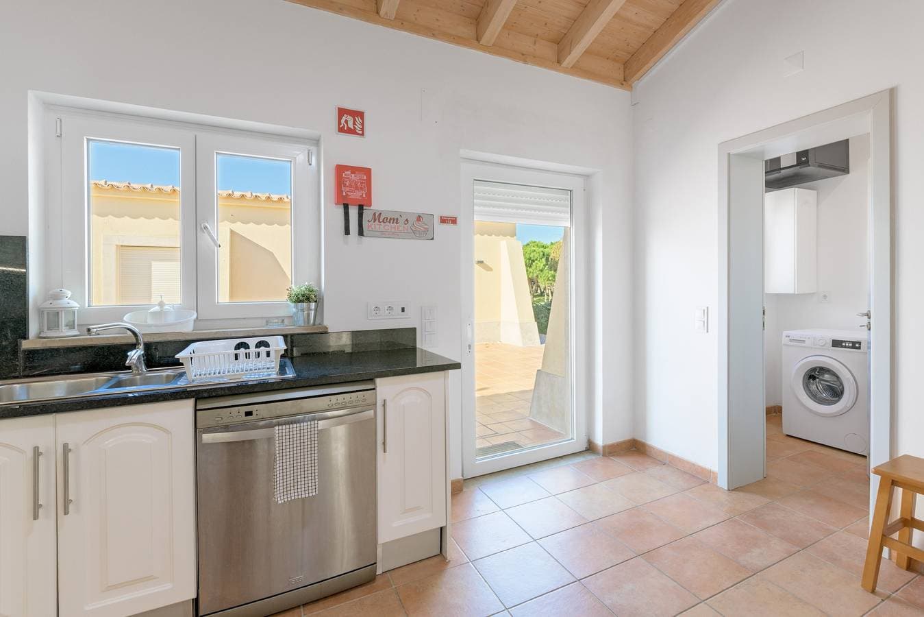 Foto 9 von 36: Ferienwohnung 'Flor Do Rosto I' mit Seeblick, Gemeinschaftspool und WLAN