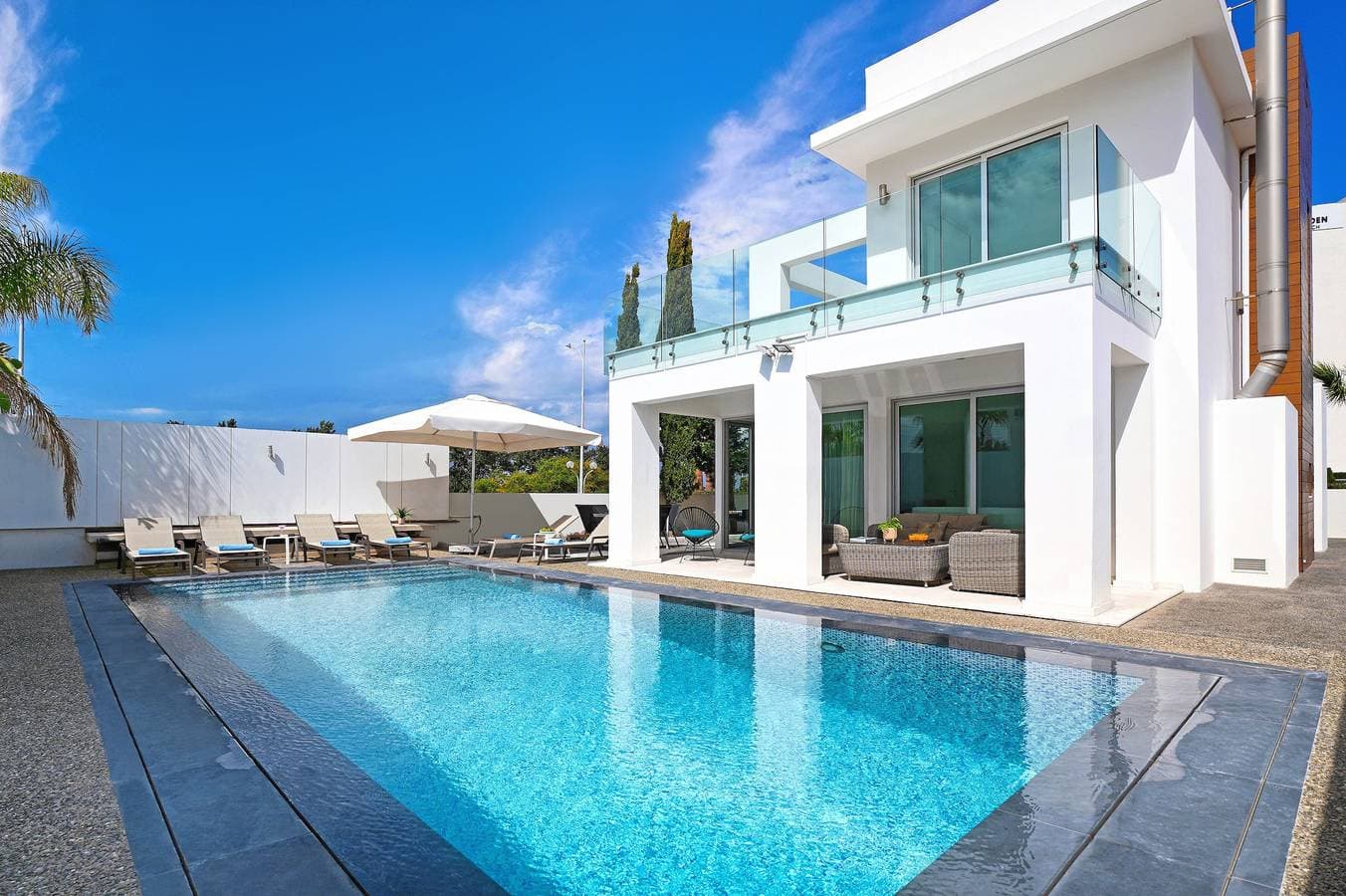Foto 11 von 38: Villa für 5 Personen mit Balkon