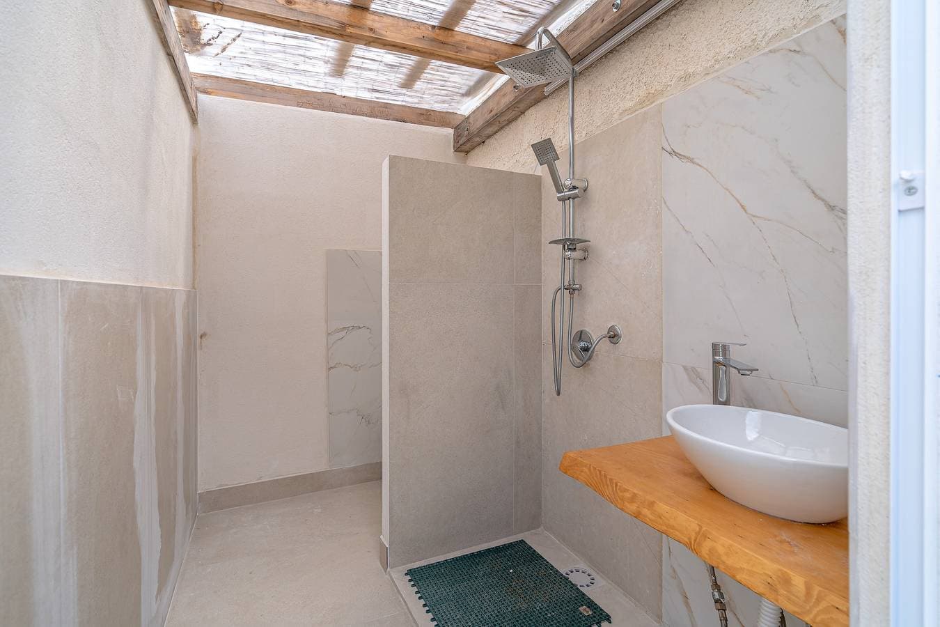 Foto 10 von 27: Apartment 'Marzamemi 1 mit privatem Garten', WLAN und Klimaanlage