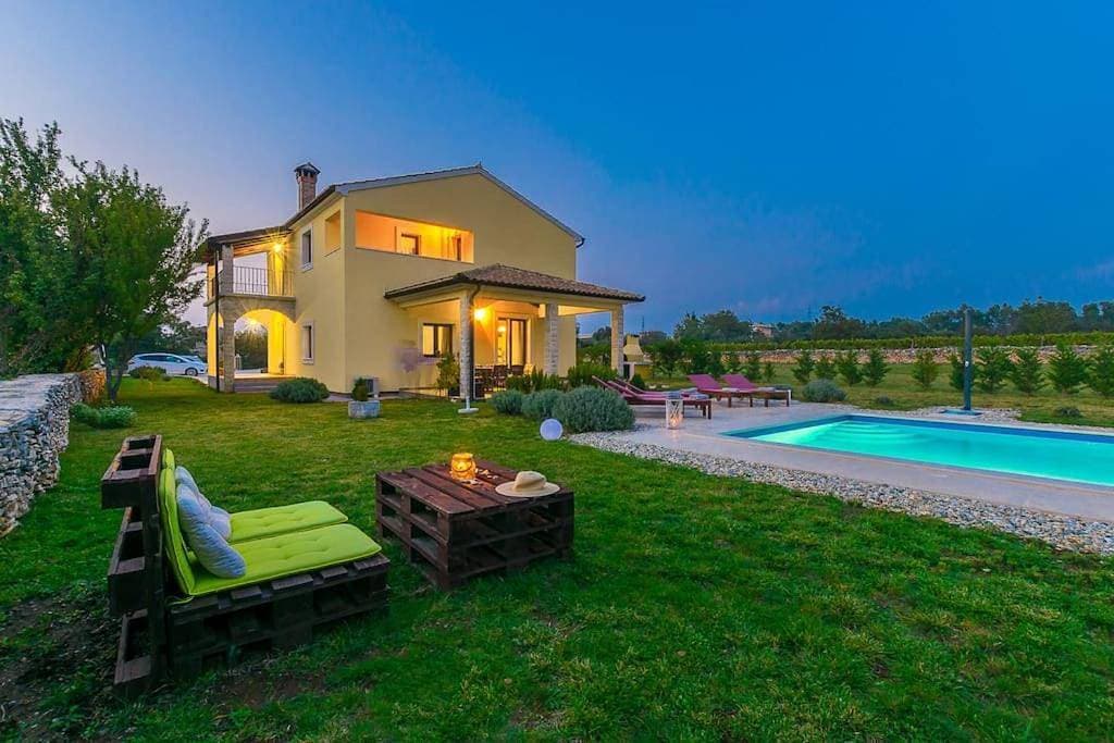 Foto 5 von 37: Three-Bedroom Villa