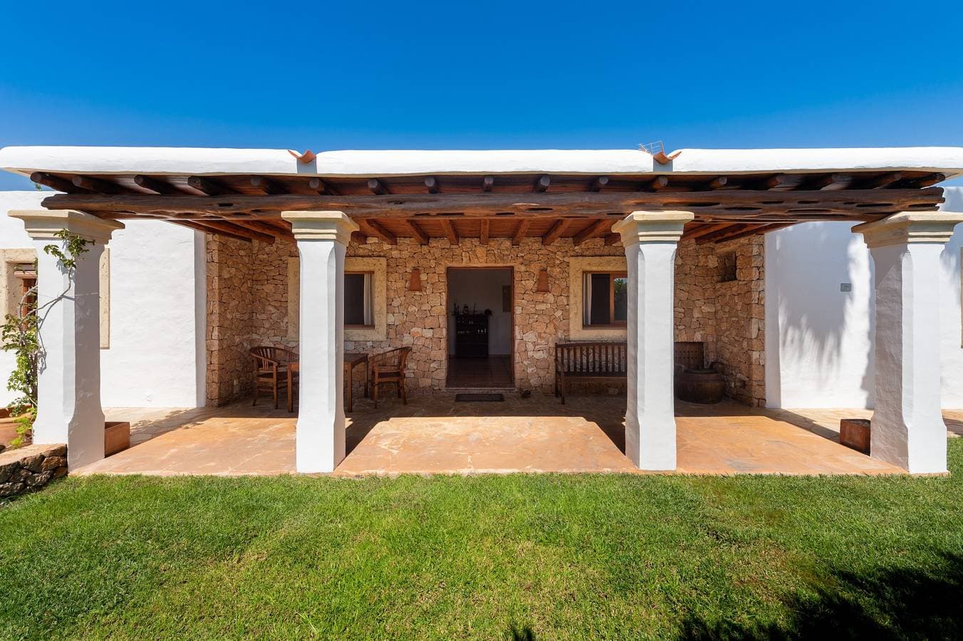 Foto 4 von 25: Bezaubernde Villa "Casa Es Pins" mit Pool, Terrasse, Klimaanlage und WLAN