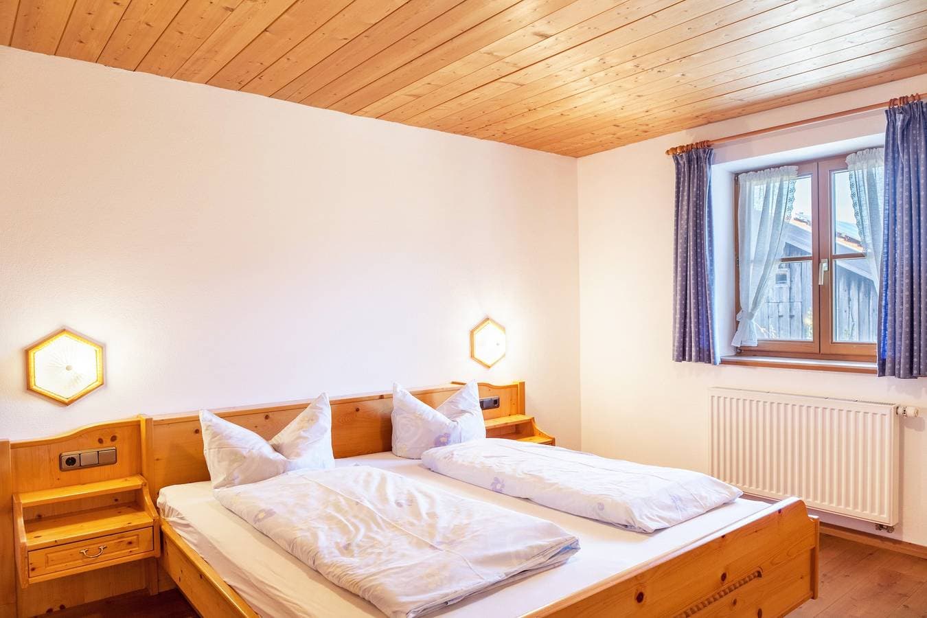 Foto 9 von 33: Ferienwohnung Guffertblick mit Bergblick, WLAN