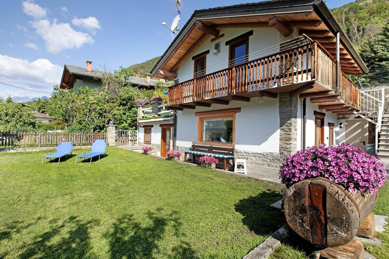 Foto 13 von 32: Apartment „Casa Sabrina – Appartamento Bianco“ mit Bergblick, privater Terrasse und WLAN