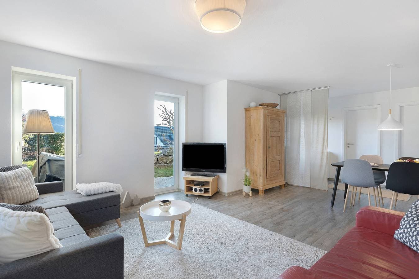 Foto 3 von 24: Apartment 'Im Laubgarten' mit Seeblick, privater Terrasse und WLAN