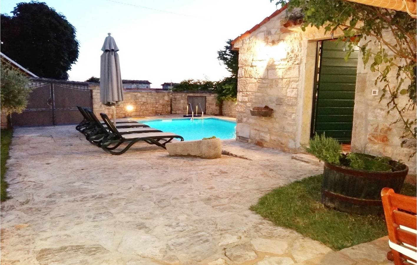 Foto 6 von 30: Gemütliche 1-Zimmer-Wohnung mit Pool, WLAN und Parkplatz in Jakovici