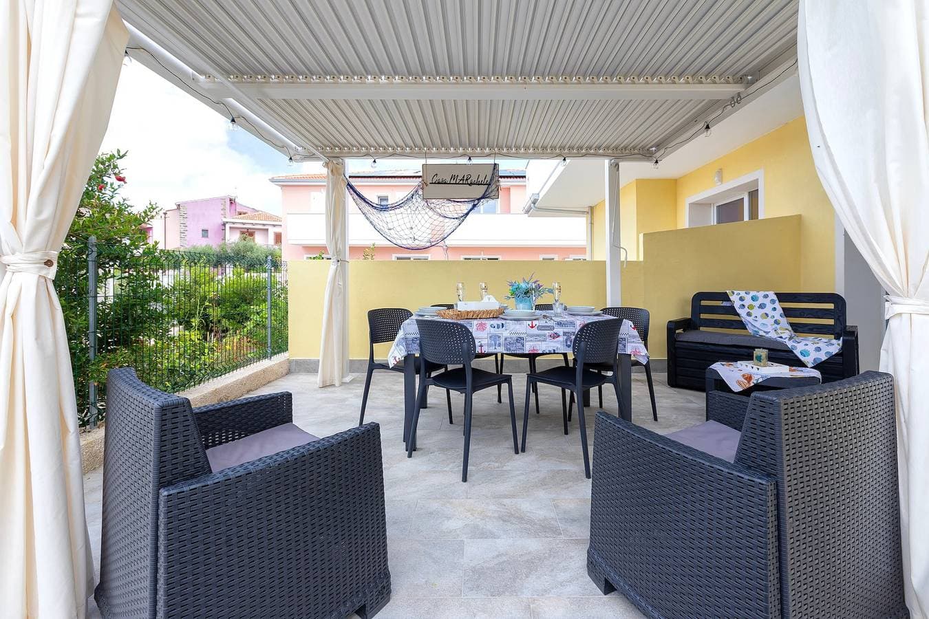 Foto 5 von 30: Ferienhaus 'Marachele' mit Gemeinschaftspool, privatem Garten & Klimaanlage