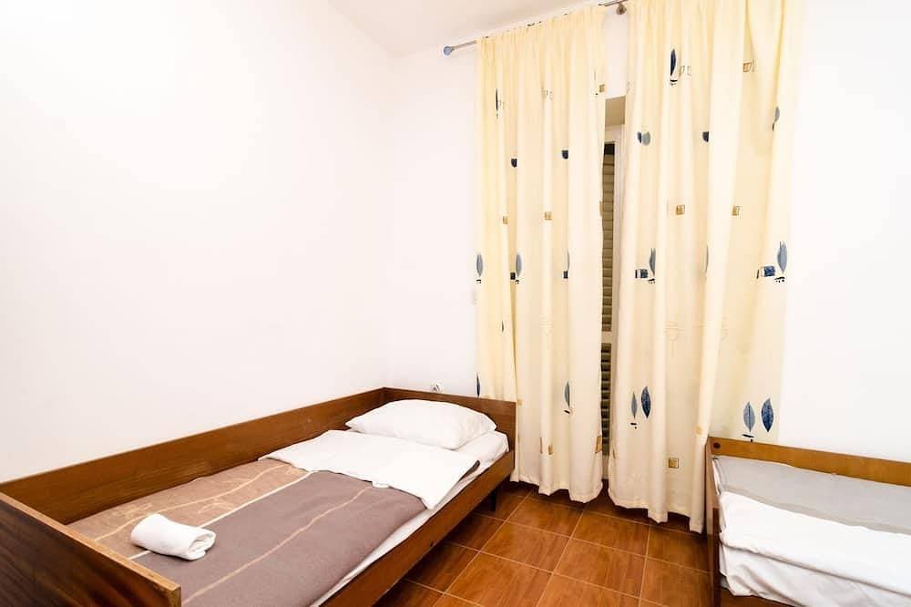 Foto 5 von 14: Guest House Kiko - Triple Room