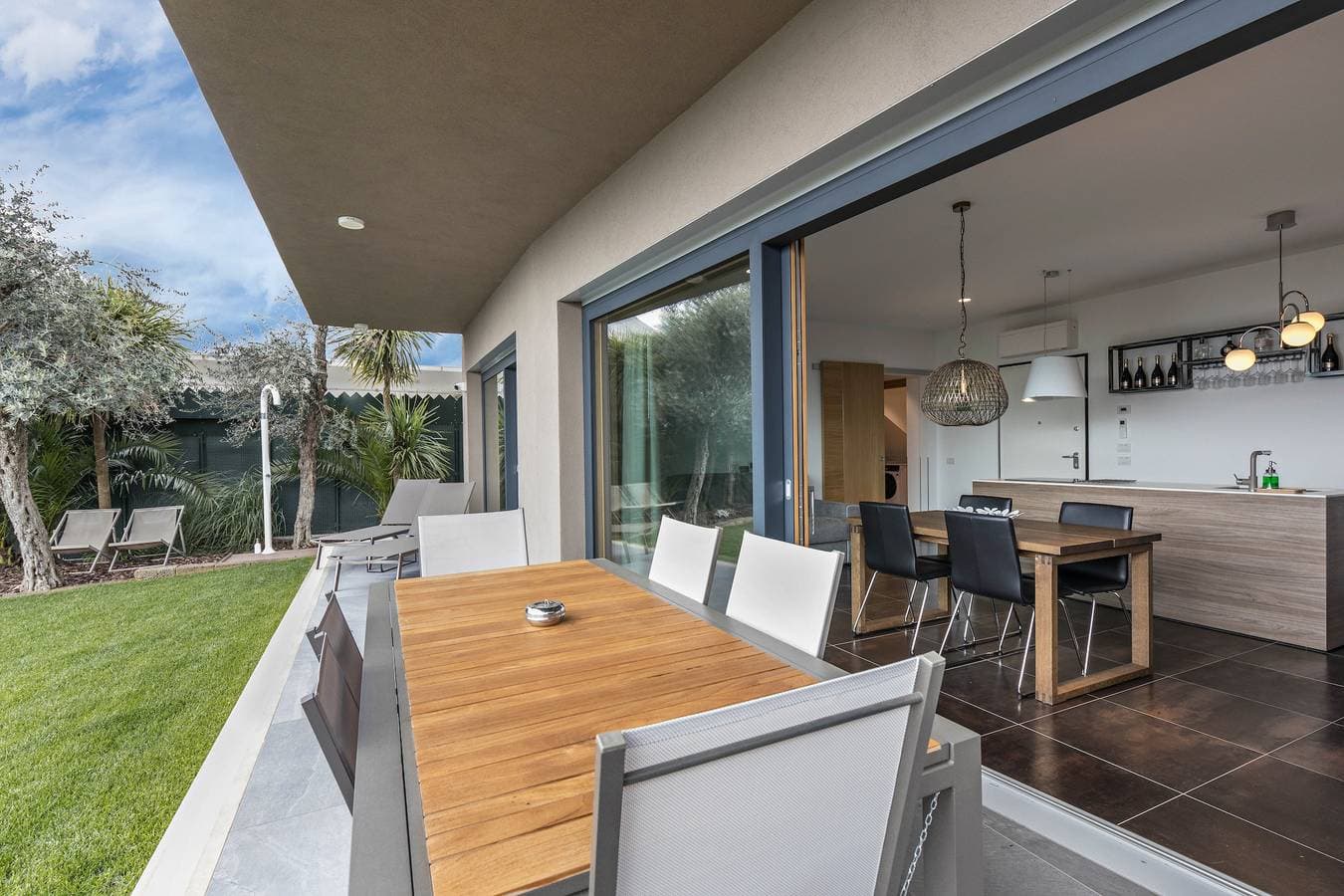 Foto 5 von 26: Ferienwohnung "Bardolino Luxury - Erdgeschoss" mit Seeblick