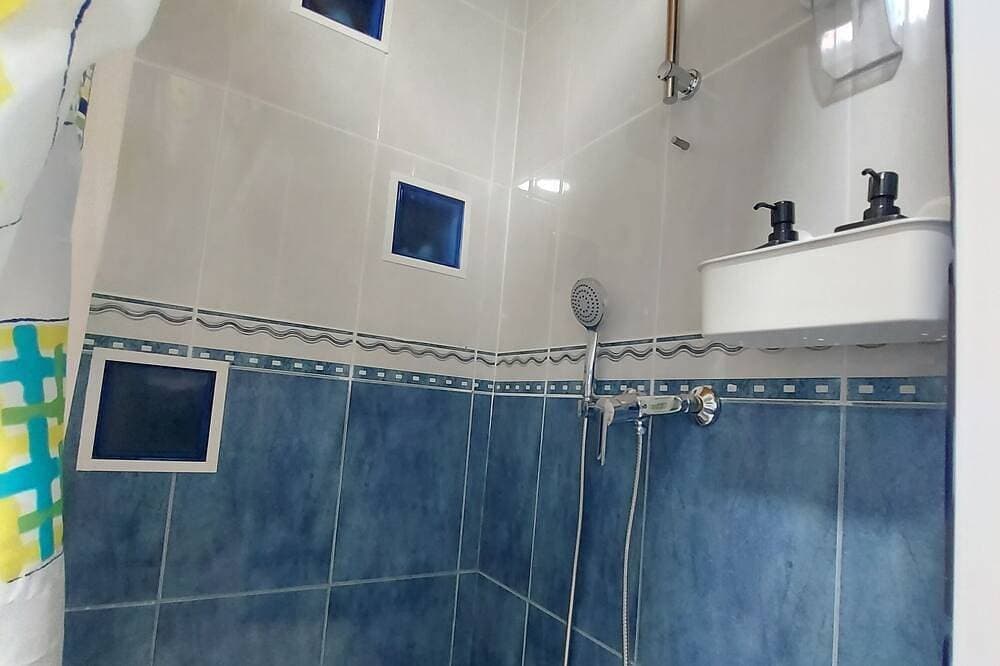 Foto 12 von 30: 2Br Bungalow with Sunny Private Terrace    Secure Bike/Board Storage