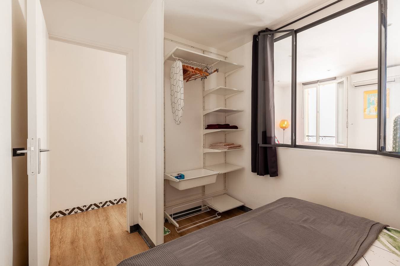 Foto 13 von 20: Appartement 'Joli T2 Au Cœur Des Rues Piétonnes' mit Balkon und Klimaanlage
