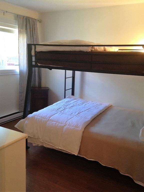 Foto 4 von 11: Das komplett renovierte Wohnung weniger als 3 Meilen vom Skilift