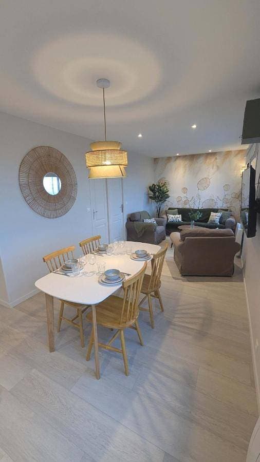 Foto 4 von 41: Two-Bedroom Apartment with Sea View
