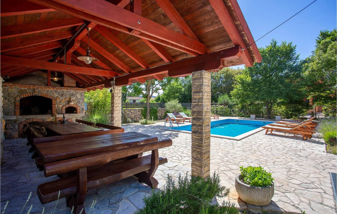 Foto 8 von 41: Gemütliche Ferienwohnung mit WLAN, Terrasse und Pool – 1 km vom Strand von Jert entfernt
