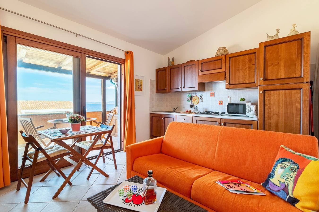Foto 2 von 21: Ferienwohnung 'Bella Vista Castelsardo' mit Meerblick, Balkon und Klimaanlage