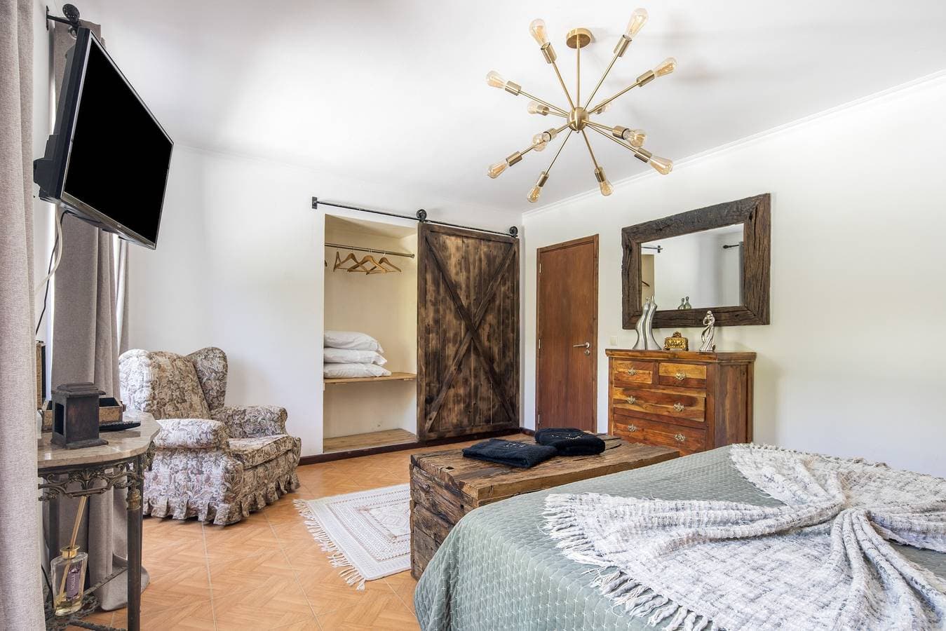 Foto 12 von 59: Zimmer 'Lagoa' mit Meerblick, privater Terrasse und WLAN