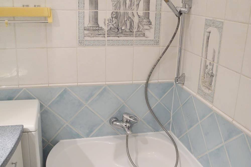 Foto 3 von 11: Liebevoll eingerichtetete Jungendstilwohnung in Gründerzeithaus