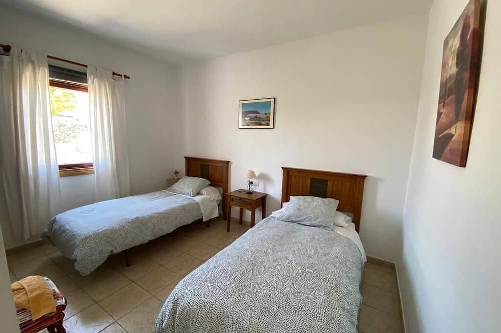 Foto 4 von 30: Villa in der Nähe des Meeres mit privatem beheiztem Pool, Parkplatz, Terrasse und Grill.