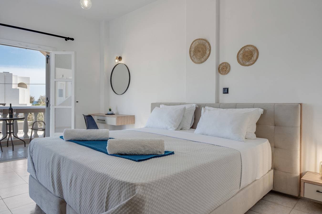 08 Double room Perivolos beach 1