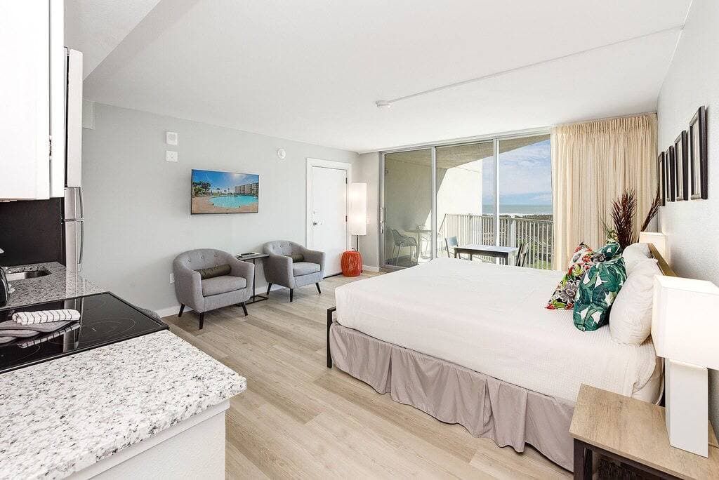 Foto 3 von 18: Sandcastle Condominium Unit 215