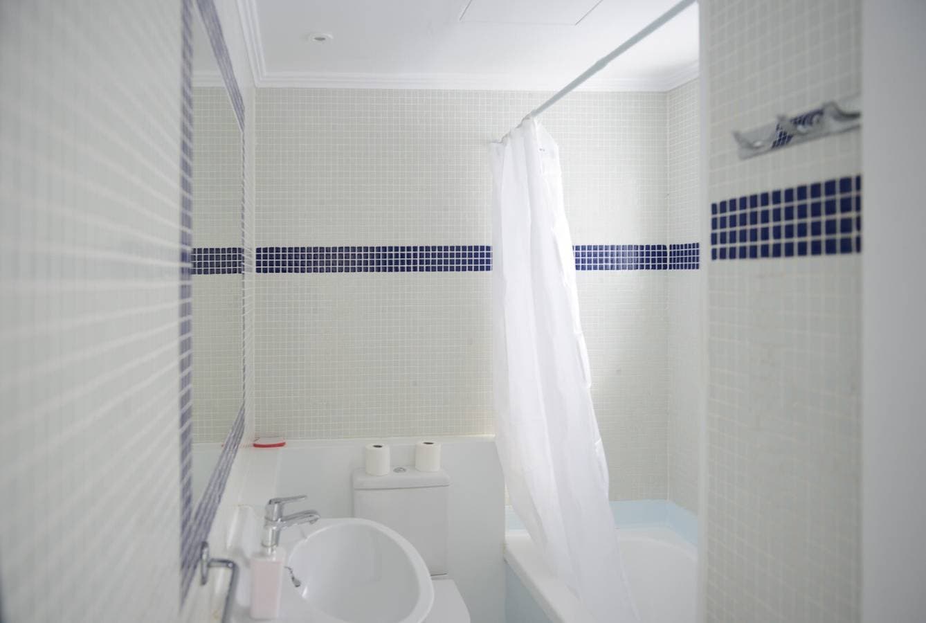 Foto 8 von 13: Ferienwohnung 'Apartamento Ciel Azul' mit Gemeinschaftspool, Balkon und WLAN