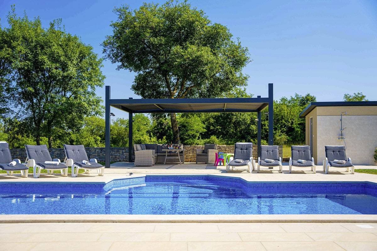 Foto 13 von 48: Ferienhaus Agricola * 2000 m2 Garten, privater Pool, Grill, WLAN