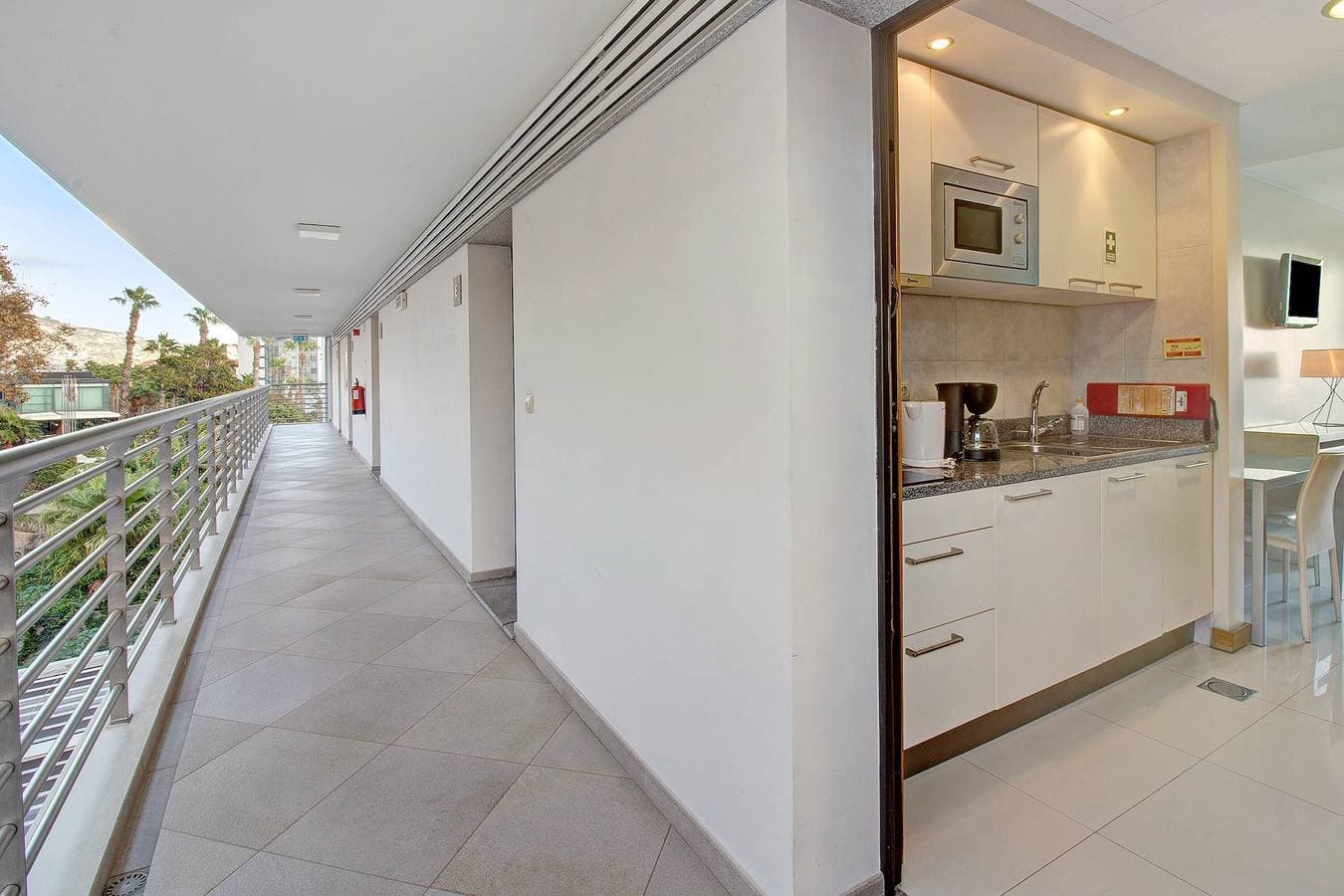 Foto 12 von 13: Apartment 'Dfm Happy Days F - Funchal' mit Balkon, WLAN und Klimaanlage