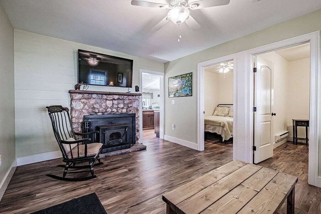 Foto 3 von 28: Sebago Lake Cottage mit Datum verfügbar!  2019 & 2020