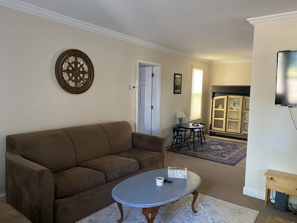 Foto 12 von 29: Beautiful Home in Ontonagon - 2 blocks from Lake Superior