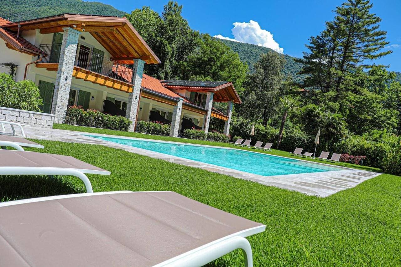House & Pool 1