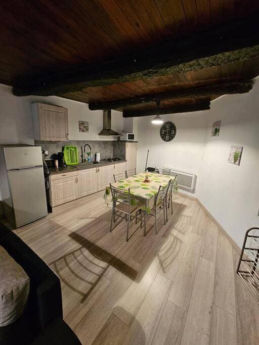 Foto 2 von 16: Two-Bedroom Apartment