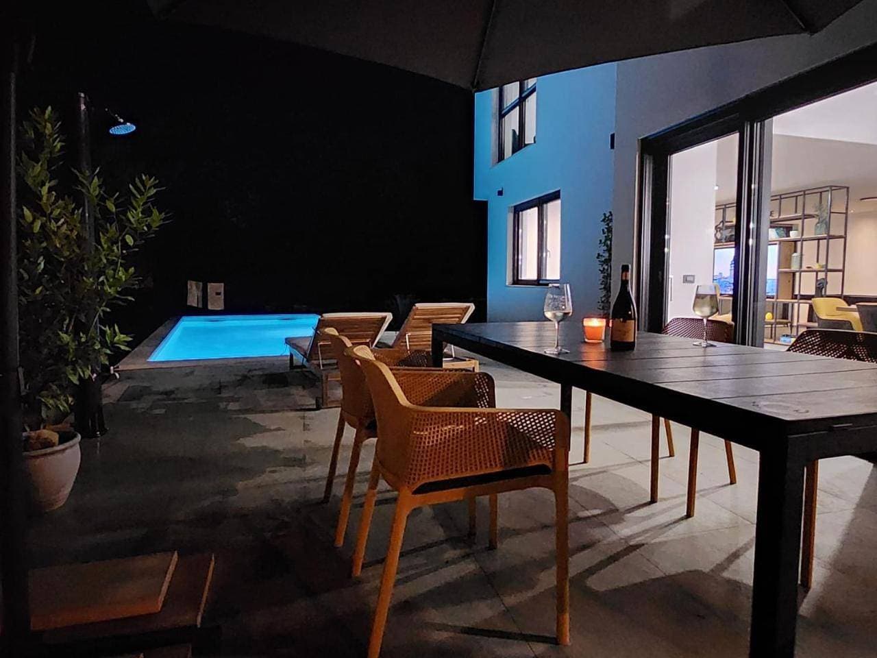 Foto 7 von 49: Three-Bedroom Villa