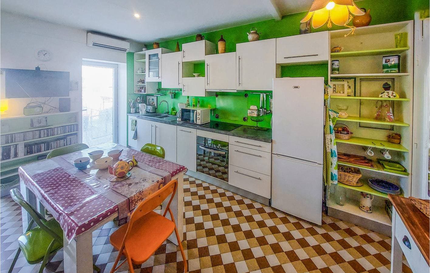 Foto 9 von 14: Gemütliches Appartement: TV, Küche, Internet, Grill | 1,5km von Saint-Étienne