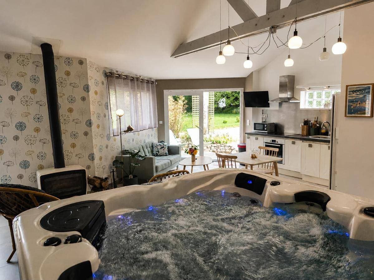 Les Deux Rivages maison avec jacuzzi 1