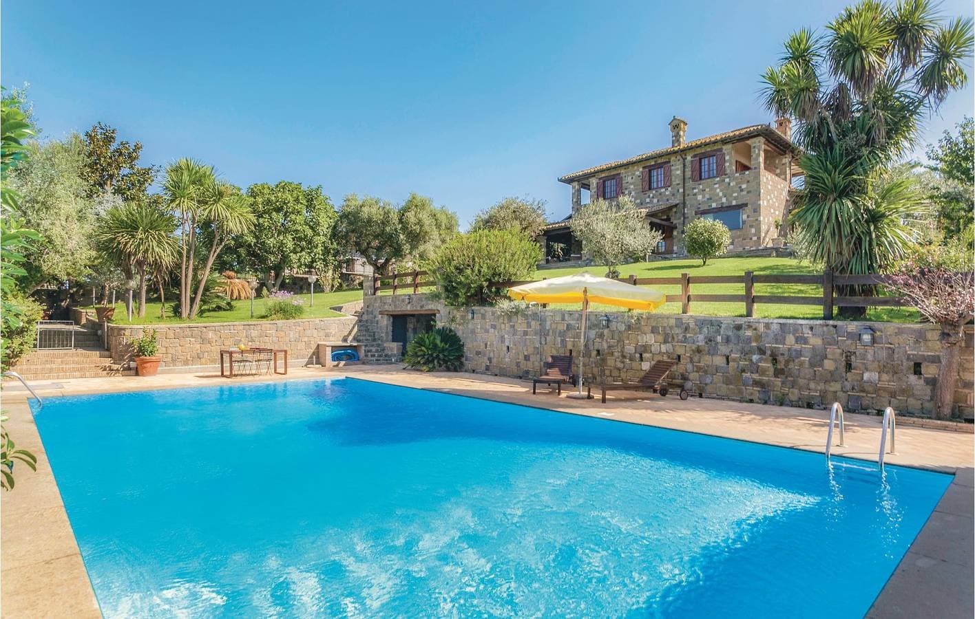 Foto 3 von 30: Gemütliche Ferienwohnung mit Pool und WLAN in der Nähe von Anguillara Sabazia