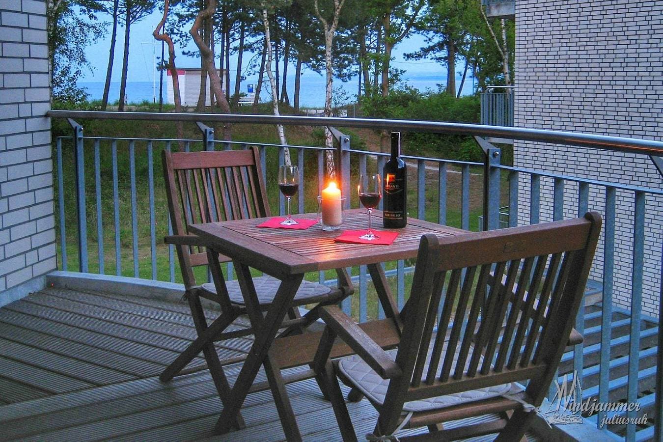 Foto 5 von 24: FeWo direkt am Strand, Balkon mit Meerblick - Dünenresidenz FeWo Windjammer