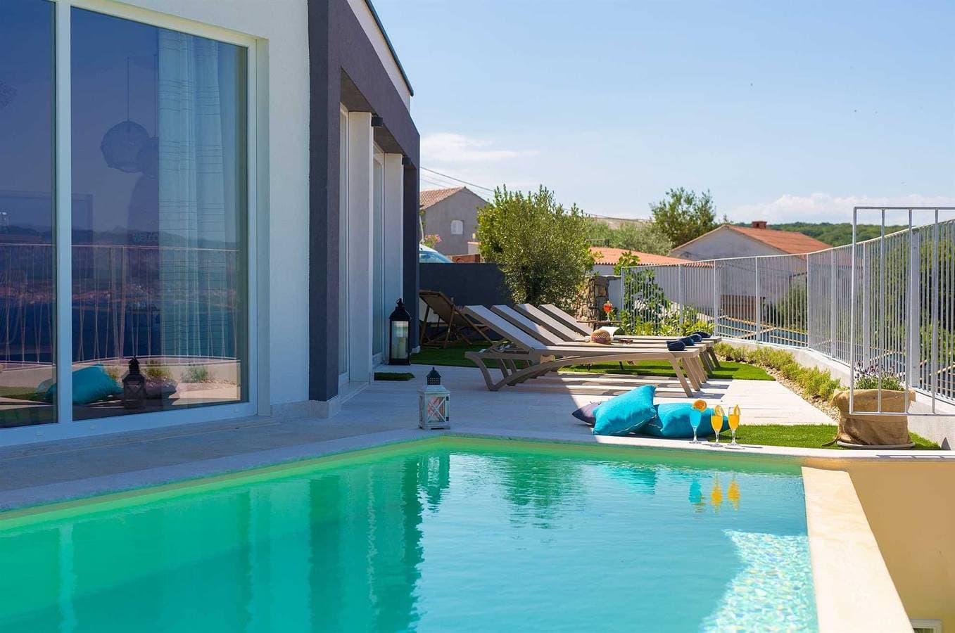 Foto 8 von 55: Villa Bella Vista mit beheiztem Infinity-Pool, Sauna & Meerblick