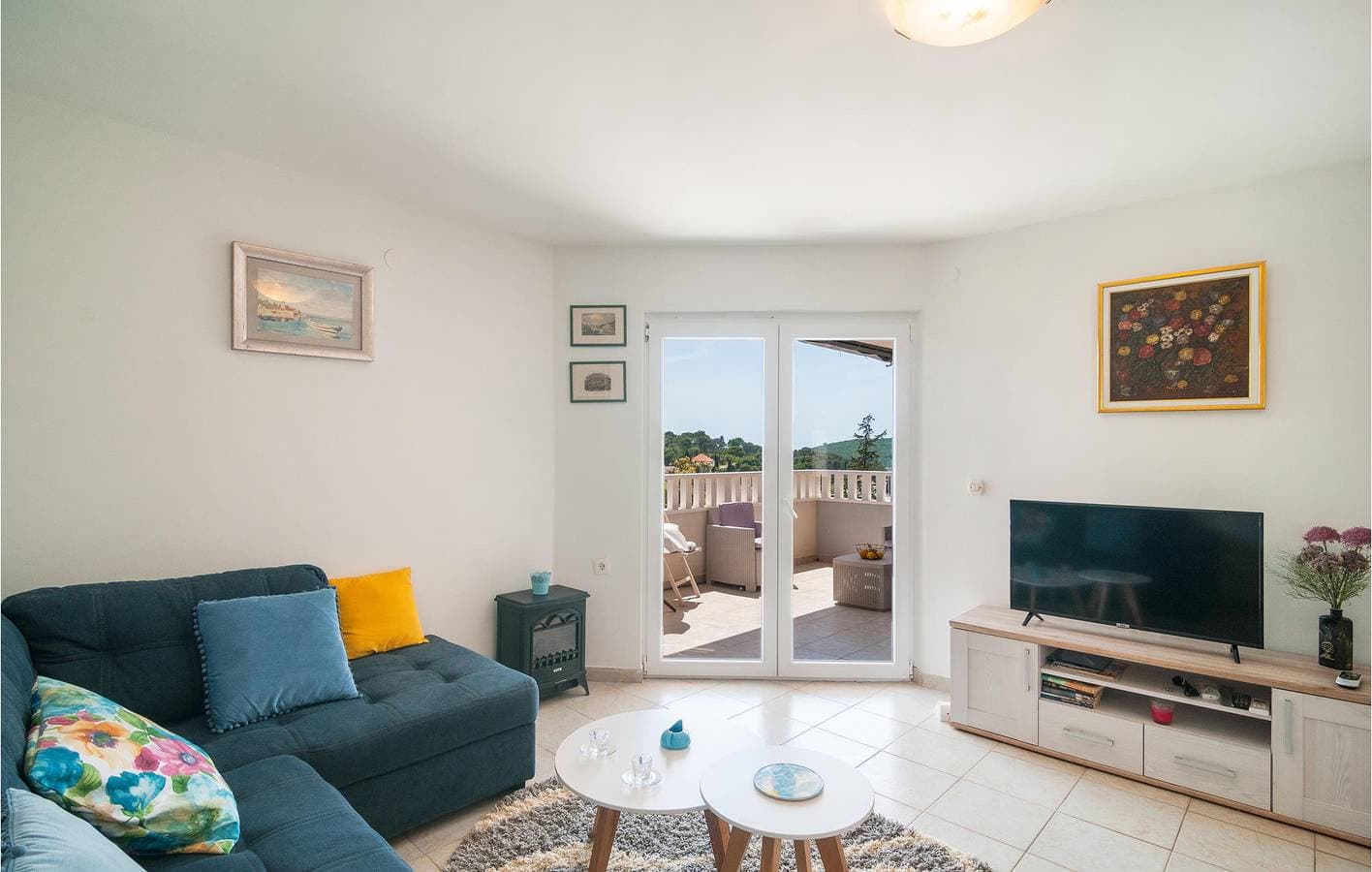 Foto 5 von 39: Gemütliche Ferienwohnung mit 2 Schlafzimmern, Pool und Terrasse, 400 m vom Zentrum von Maslinica entfernt