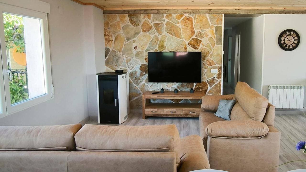 Foto 5 von 37: Three-Bedroom Apartment