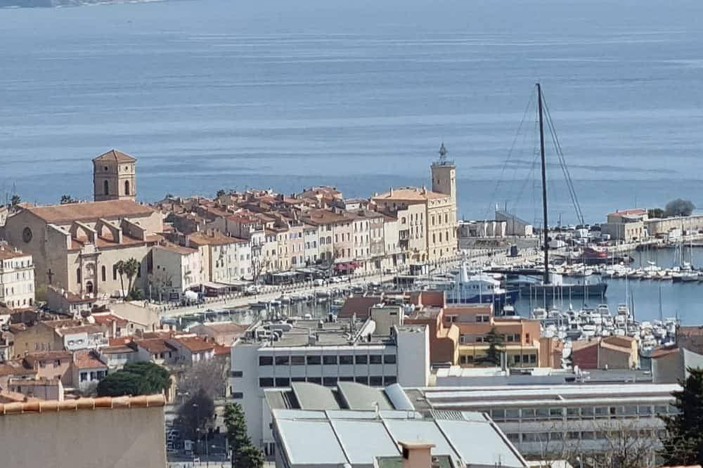 Foto 10 von 14: Seafront apartment with private parking