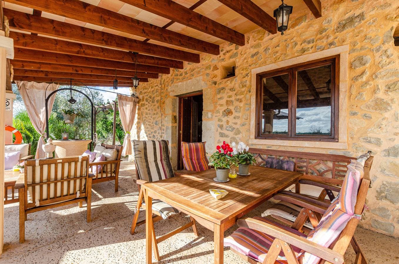 Foto 4 von 43: YourHouse Ermita