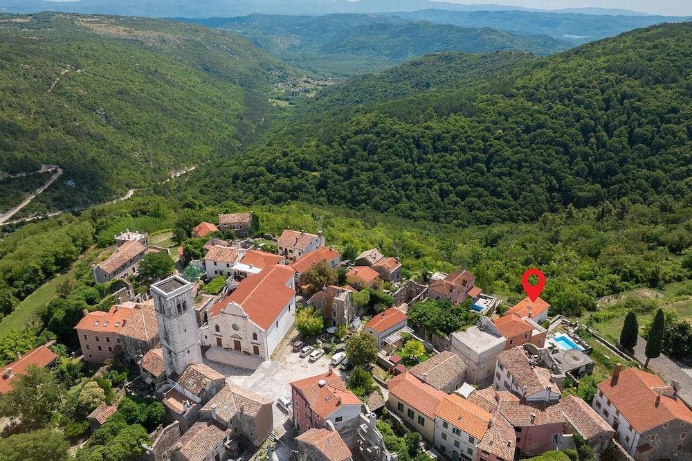 Nice home in Oprtalj with house a panoramic view 1