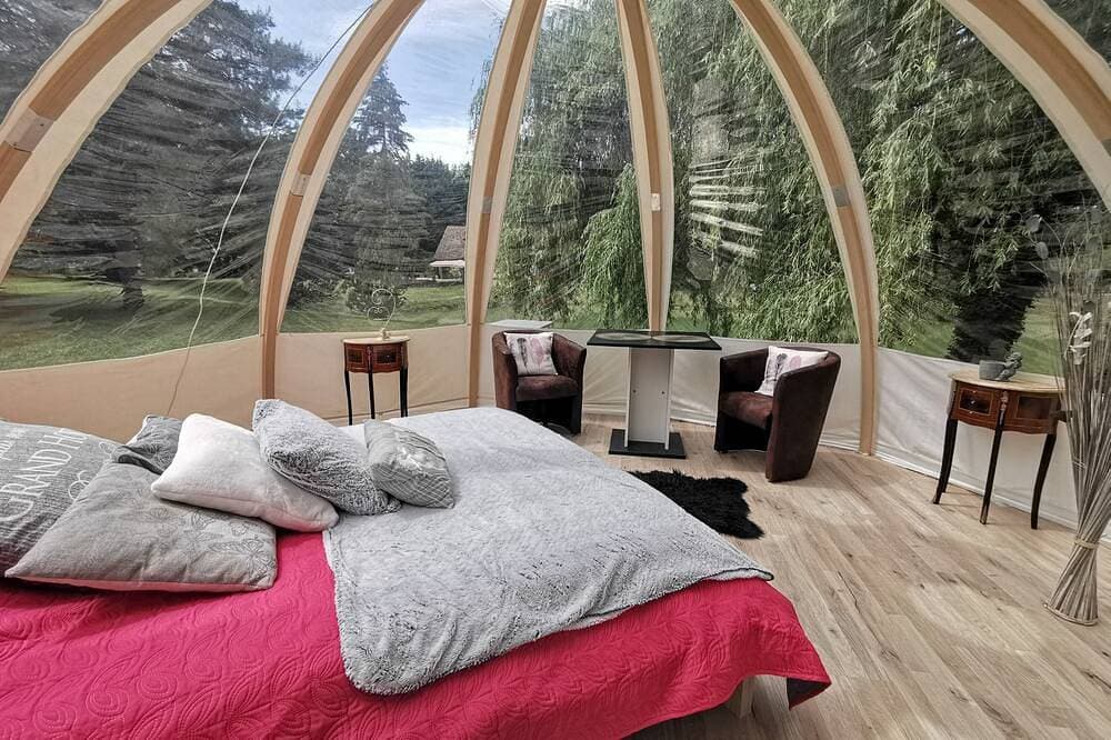 Foto 6 von 27: Gästezimmer „Bulle des Châteaux“ mit WLAN und Pool