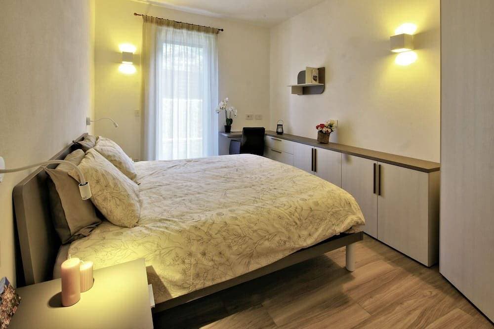 Foto 5 von 30: Modern lake view apartment with shared pool, garden, parking, air-conditioning