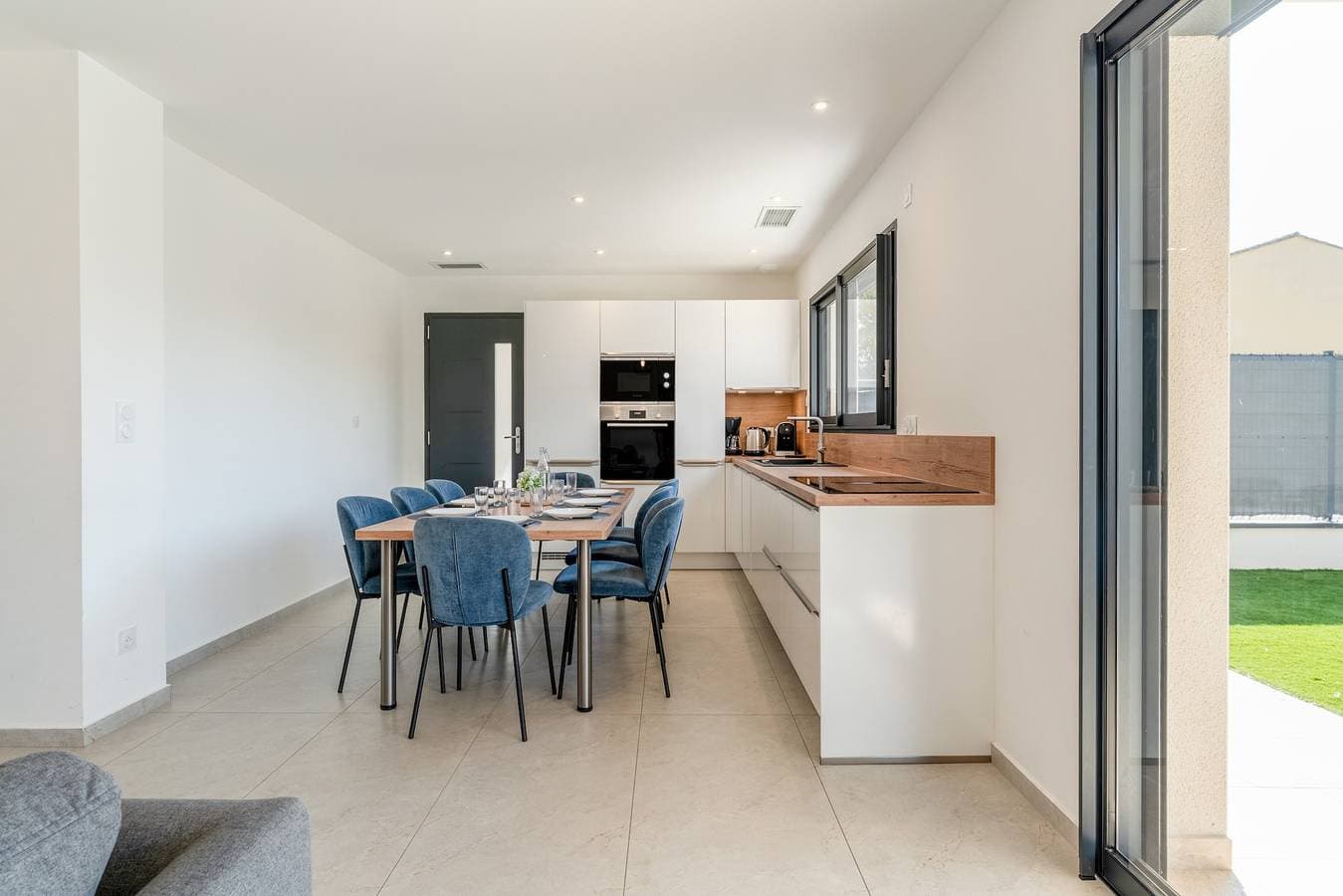 Foto 7 von 29: Voll ausgestattete Villa mit beheiztem Pool, WLAN und Klimaanlage